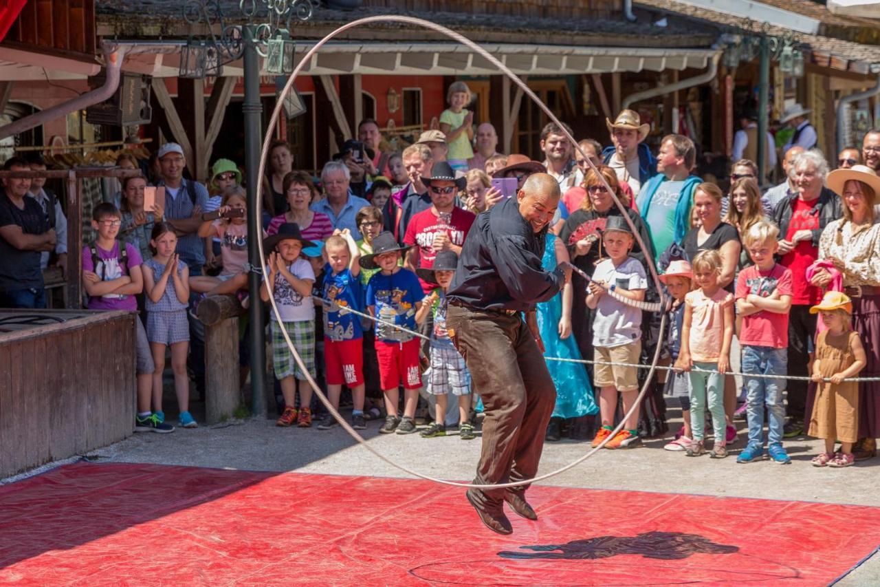 Pullman City Westernstadt Эгинг Экстерьер фото